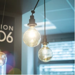 LED filament sijalica dim. toplo bela 6.5W OSRAM