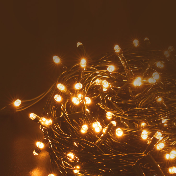 Lampice za jelku sa 200 toplo belih LED dioda -