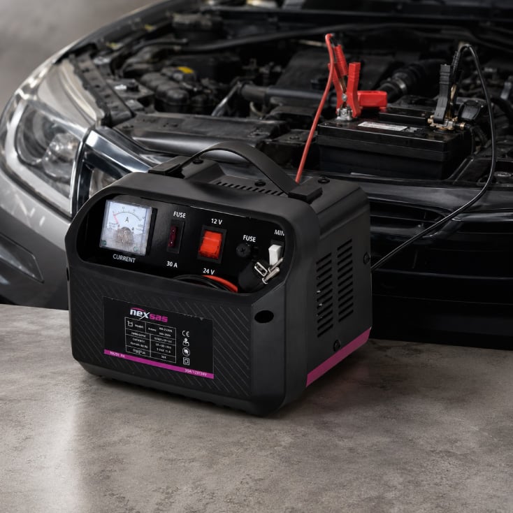 NEXSAS punjač za akumulator 12V i 24V 10A sa ručkom NXCB 10P