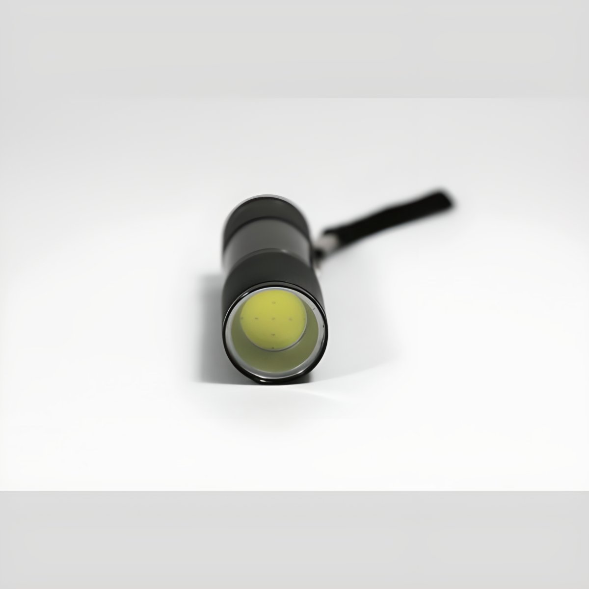 Mitea M701070 mini aluminijumska COB LED lampa 1W 70 lm, 3xAAA