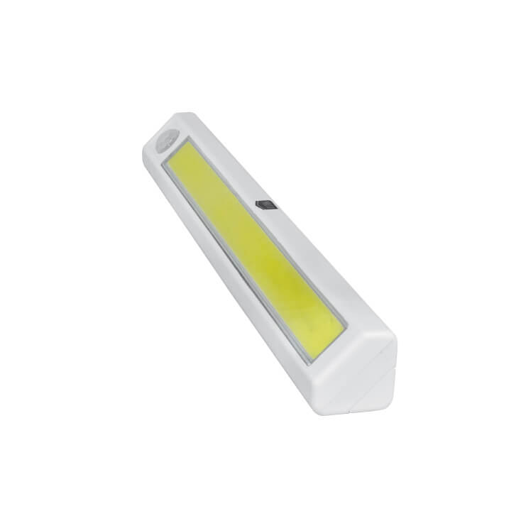 LED baterijska lampa sa senzorom pokretaLed lampe na baterije